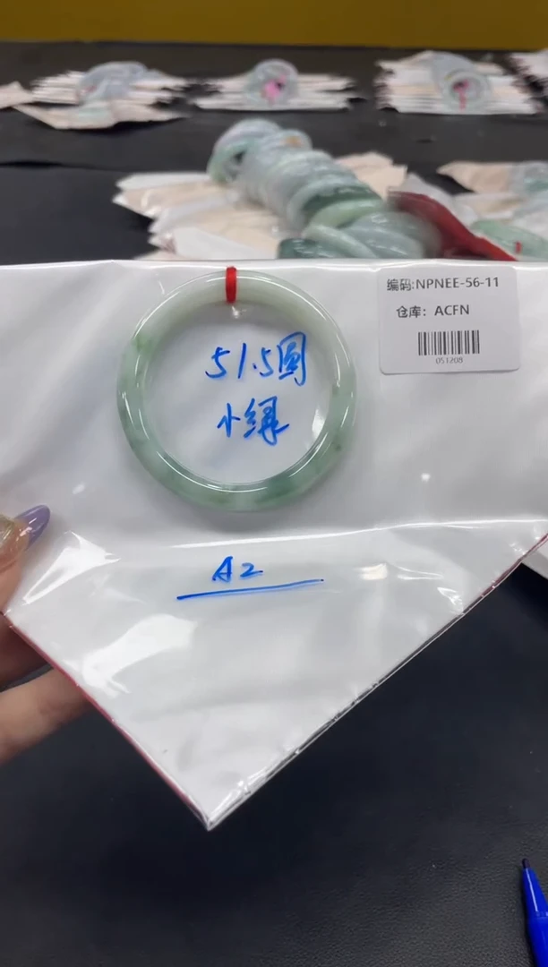 未镶嵌手镯翡翠翡翠手镯