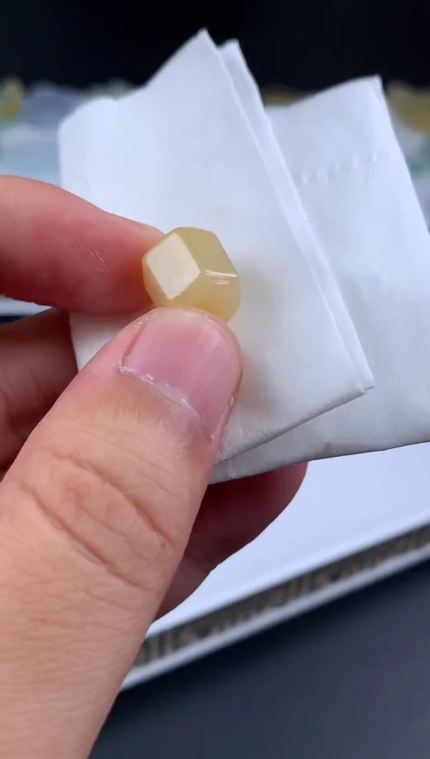 【闪购商品】定制翡翠未镶嵌多样性发一件