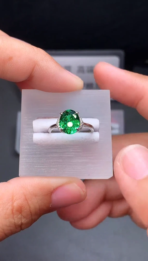 银S925镶嵌戒指石榴石（沙弗莱）111