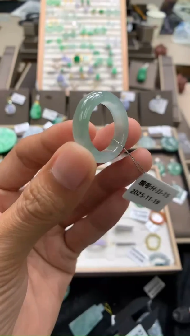 颈饰未镶嵌翡翠戒圈14圈口