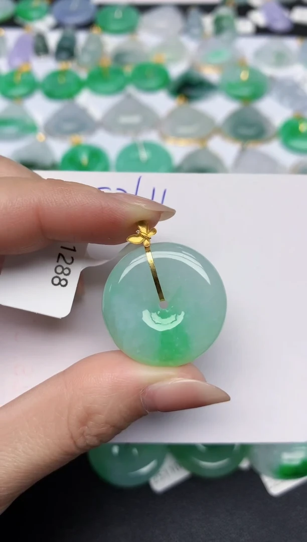 颈饰18K金镶嵌翡翠天然缅甸A货翡翠百元以上9元证书费自理