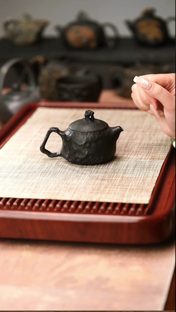 归玉堂冰碛岩重工雕刻太和壶150cc