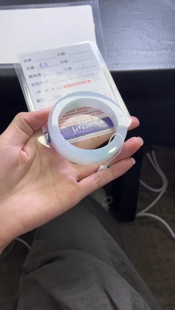 未镶嵌手镯定制翡翠**定制手镯不退不换