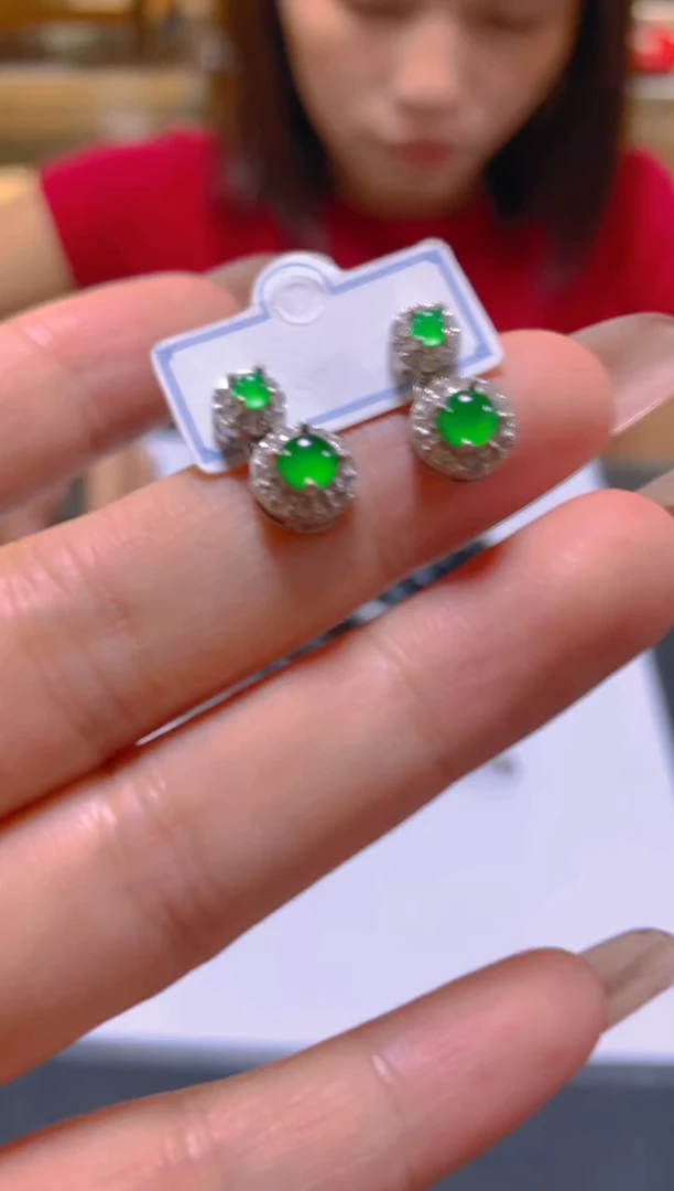 未镶嵌翡翠耳饰多样性发一