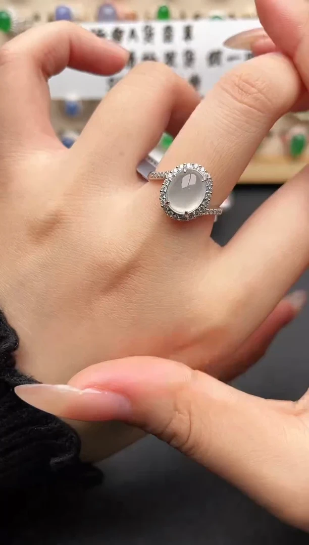 未镶嵌戒指翡翠一物一证一礼盒