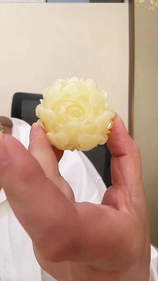 琥珀颈饰未镶嵌吊坠