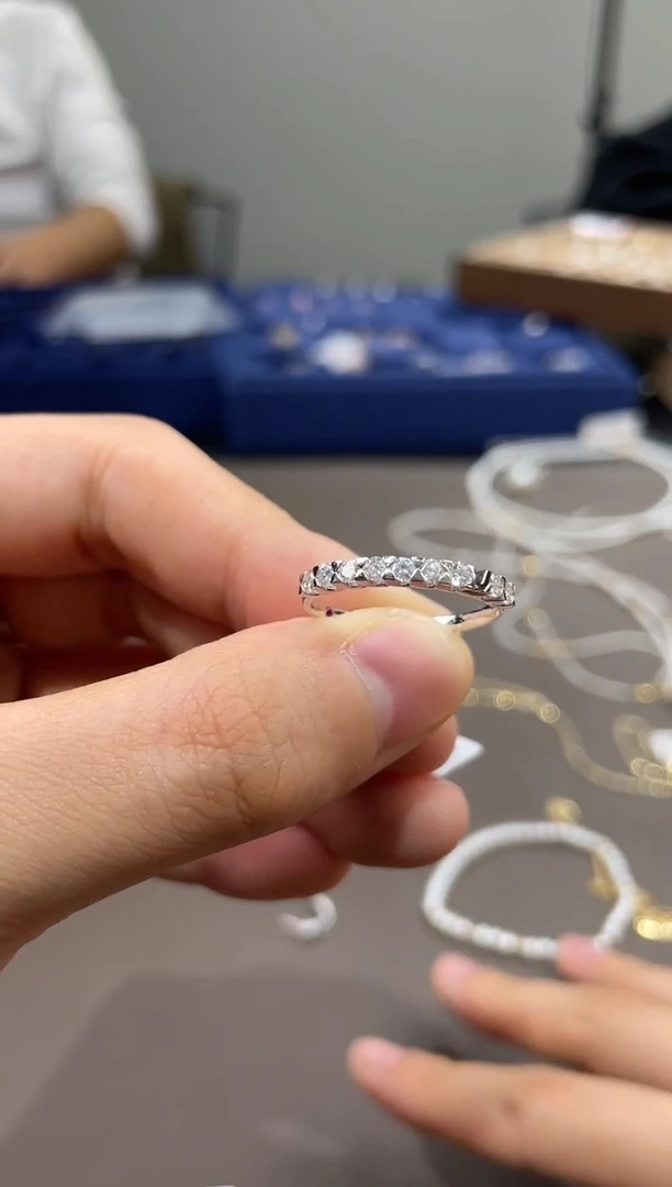 【闪购商品】钻石戒指18K金镶嵌TA0217-931-605