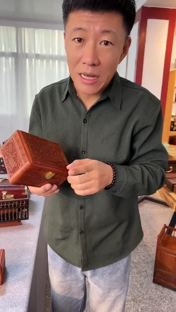 花梨木类成套家具缅花 圆角雕花首饰盒16*11*8