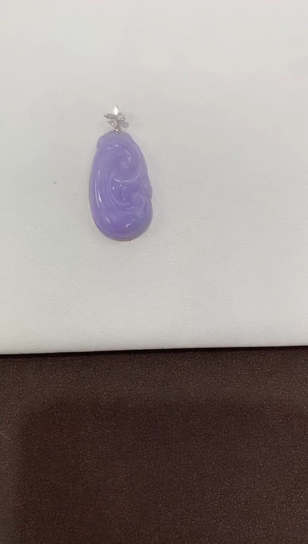 翡翠18K金镶嵌颈饰天然缅甸a货翡翠