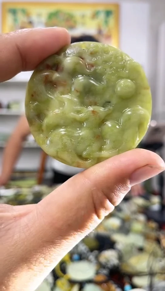 岫玉未镶嵌挂件
