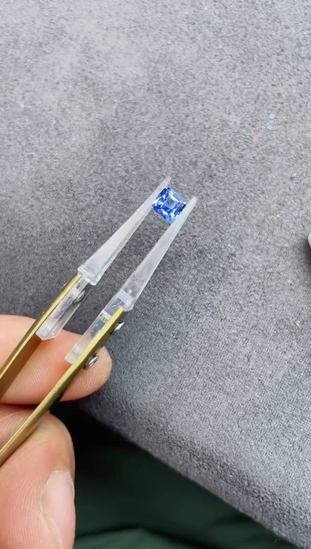 裸石蓝宝石矢车菊1.04ct
