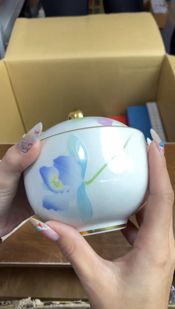 【闪购商品】瓷片隆莲瓷器欢迎大家