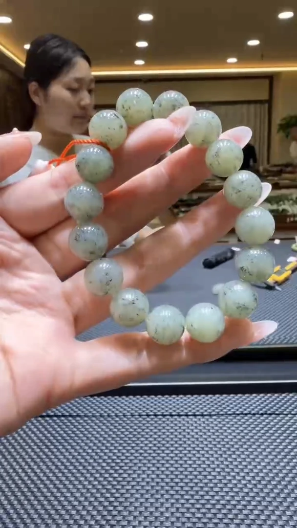 颈饰未镶嵌和田玉手串