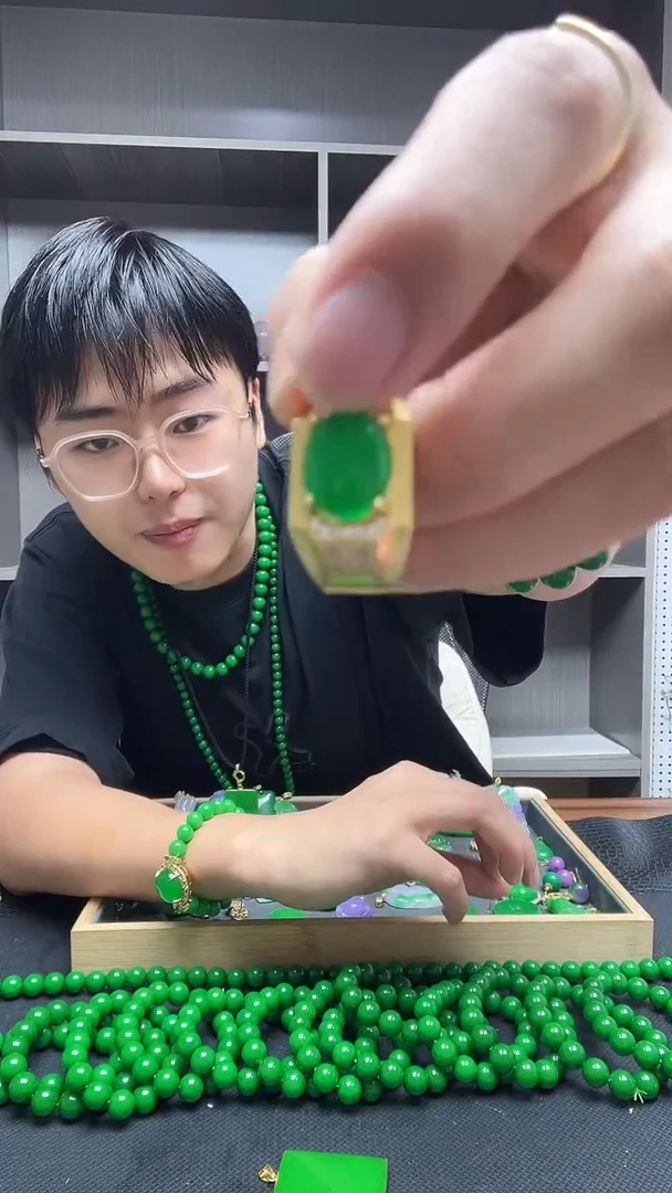 14K金镶嵌戒指翡翠戒指