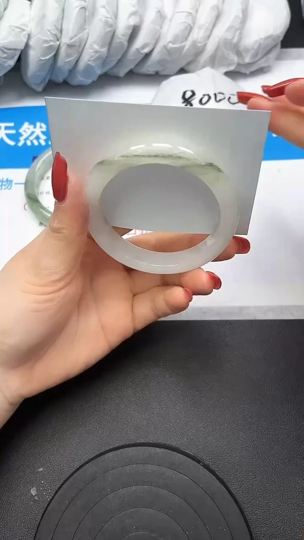 【闪购商品】石英质玉手镯未镶嵌92