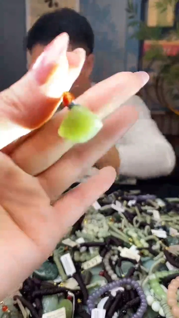 颈饰未镶嵌和田玉多样性发货，拍一发一