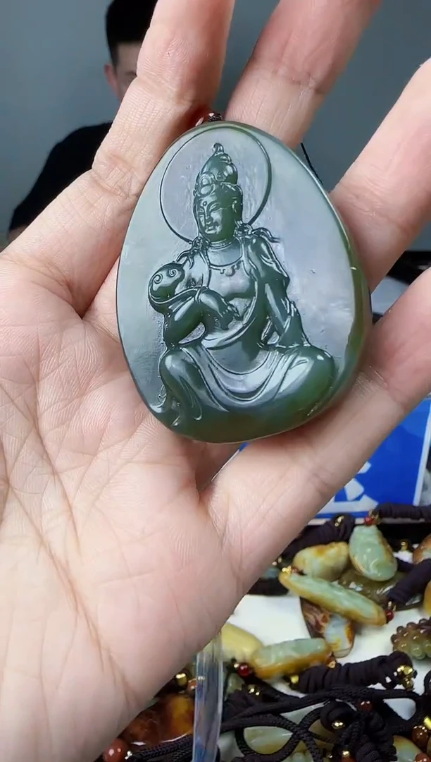 和田玉未镶嵌颈饰1