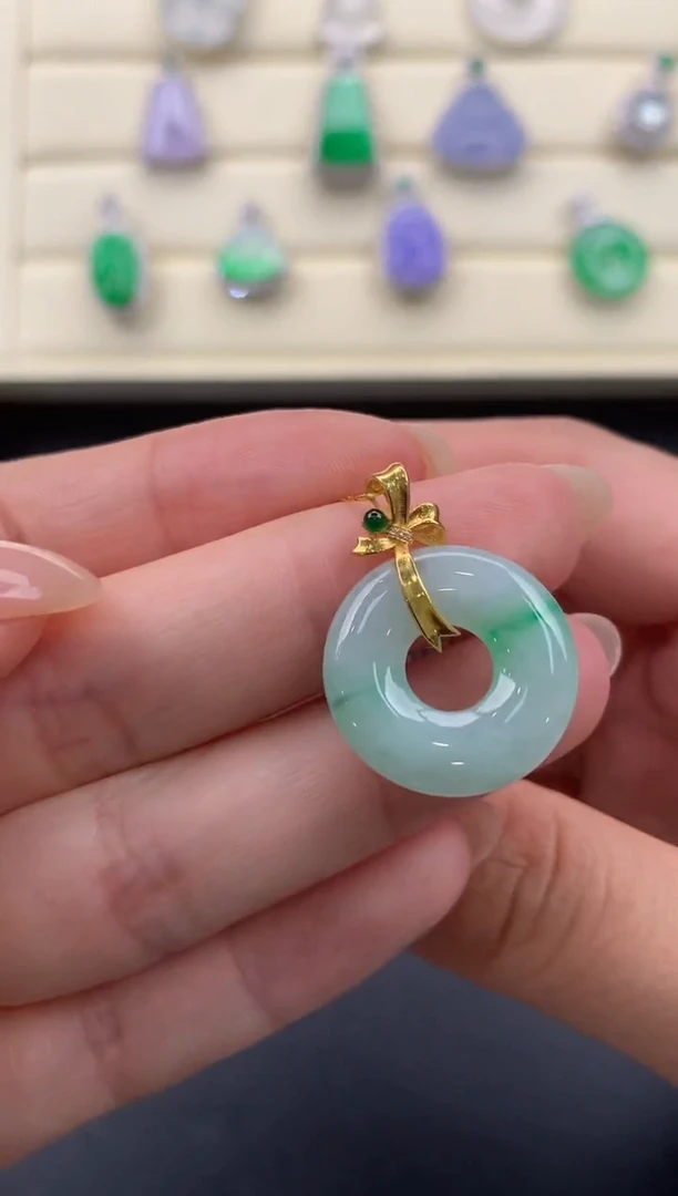 【闪购商品】翡翠颈饰18K金镶嵌Q162     