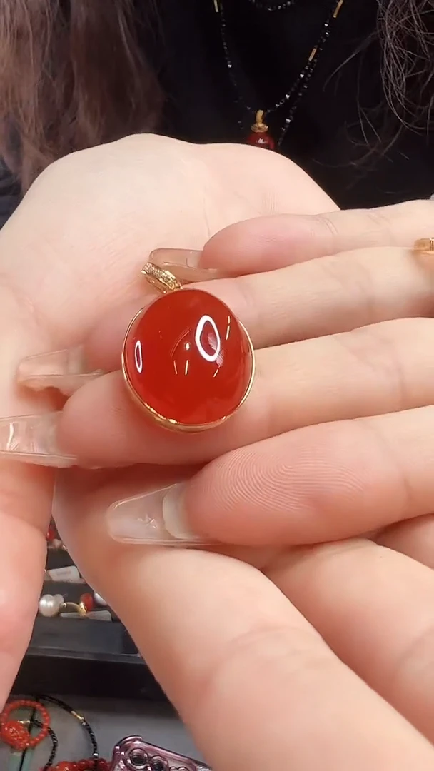 【闪购商品】南红玛瑙吊坠18K金镶嵌/TF