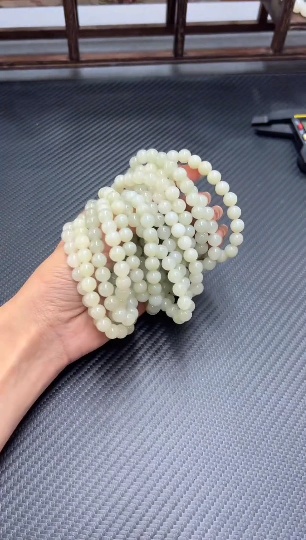 未镶嵌手串和田玉且末微色差近矿卡8多样性发货拍一发一J