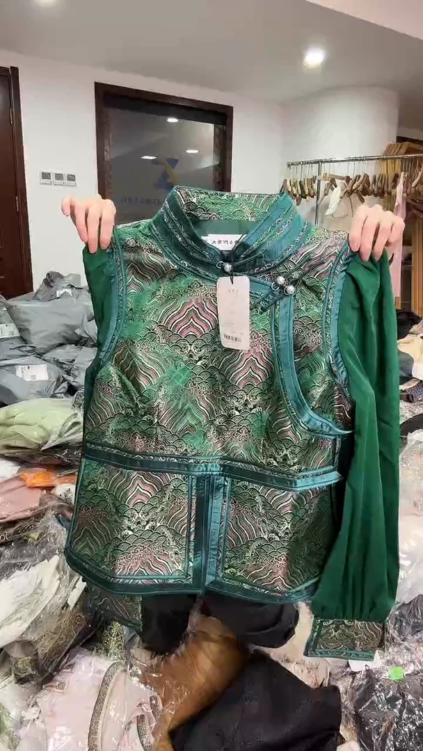 XL码      115-125斤  纱袖