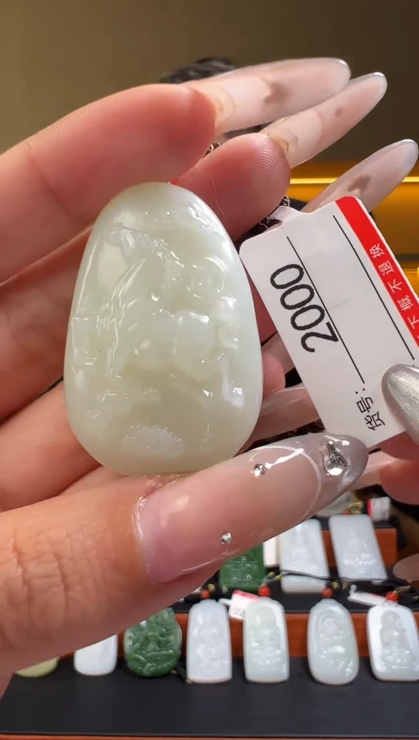 颈饰未镶嵌和田玉1