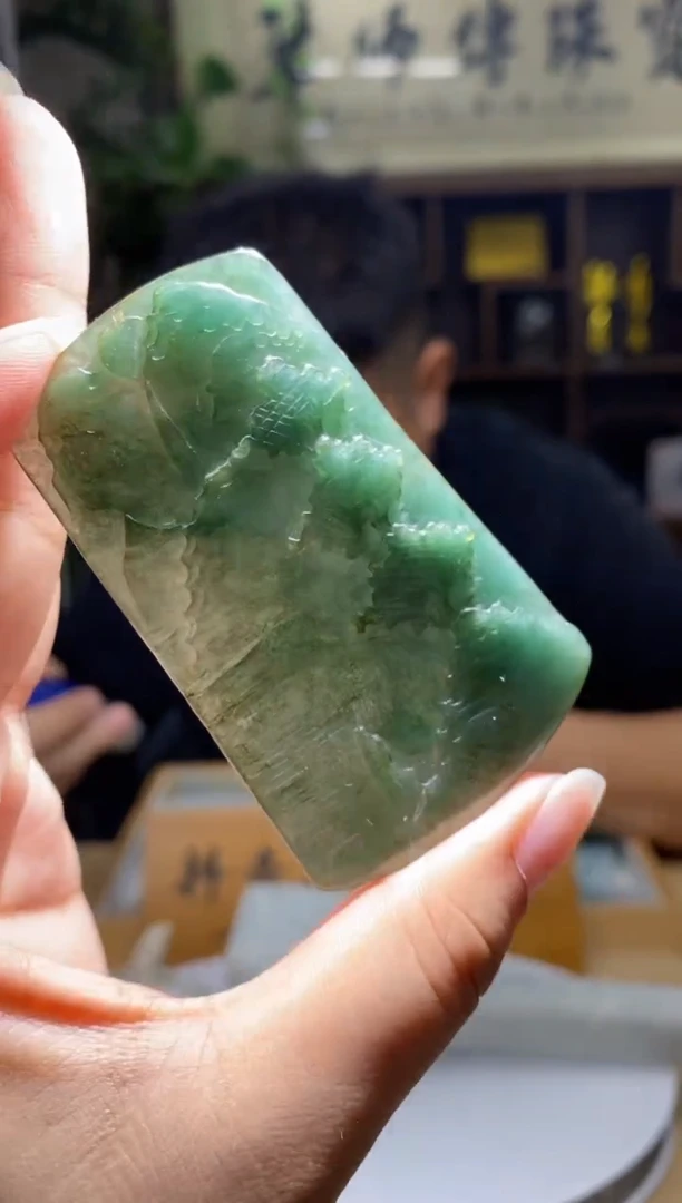 颈饰未镶嵌翡翠挂件