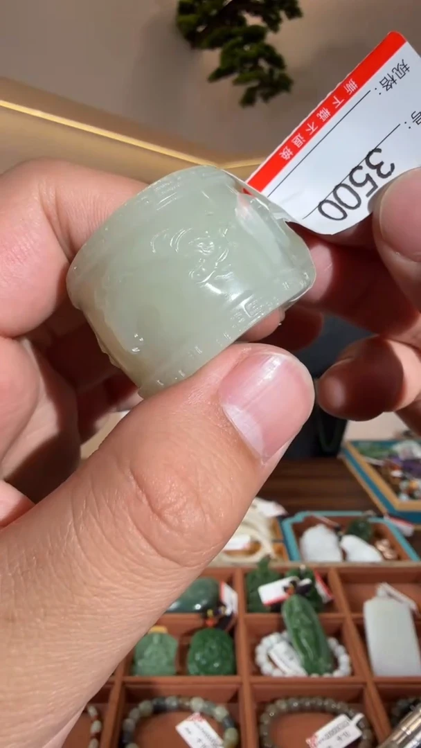 未镶嵌戒指和田玉1