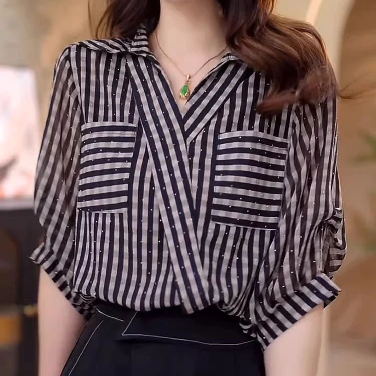翻领条纹衬衫女夏季2025新款宽松显瘦洋气减龄休闲设计感短袖上衣