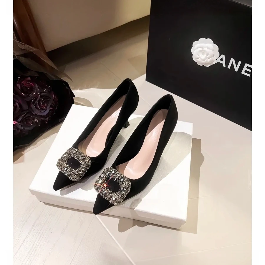 2025秋季新款耀眼星河方扣亮钻尖时尚高端百搭细跟单鞋性感职业