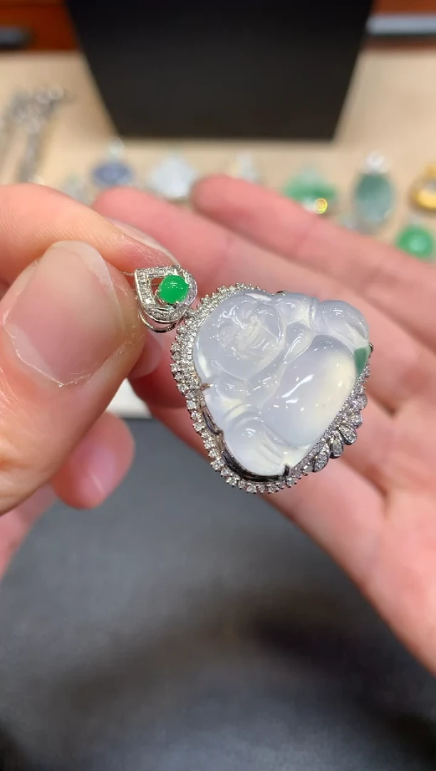 【闪购商品】翡翠颈饰18K金镶嵌佛公【无服务费】