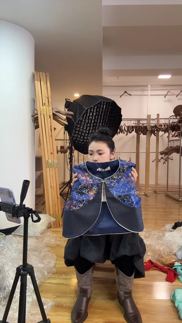 M 105斤以里   马甲