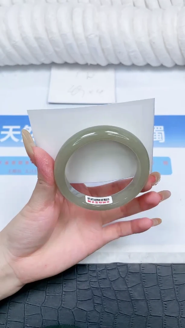 石英质玉手镯未镶嵌82-55.6