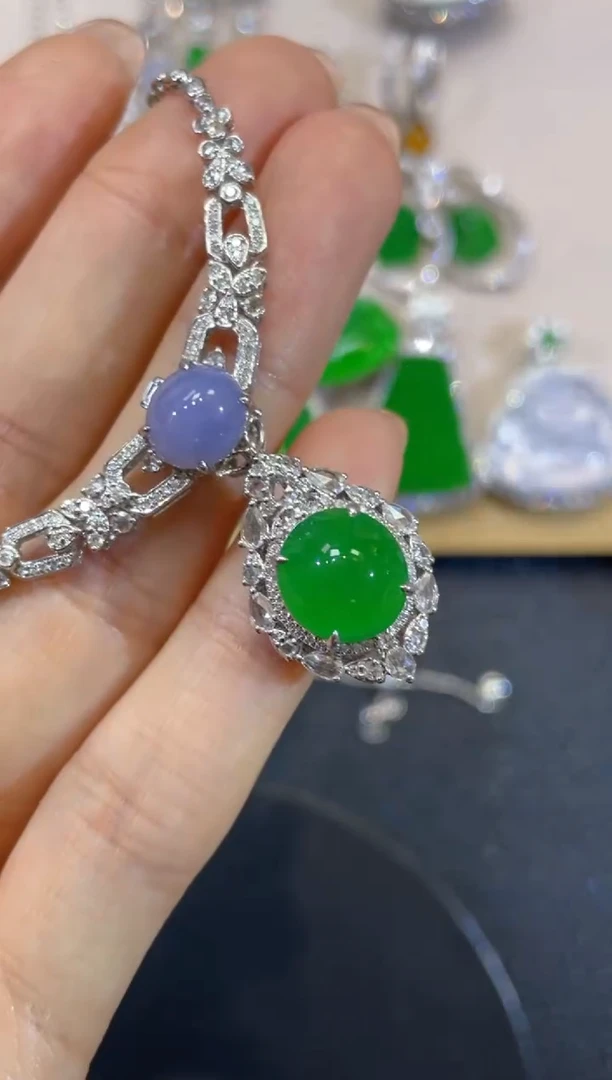 颈饰18K金镶嵌翡翠锅*姐团购1