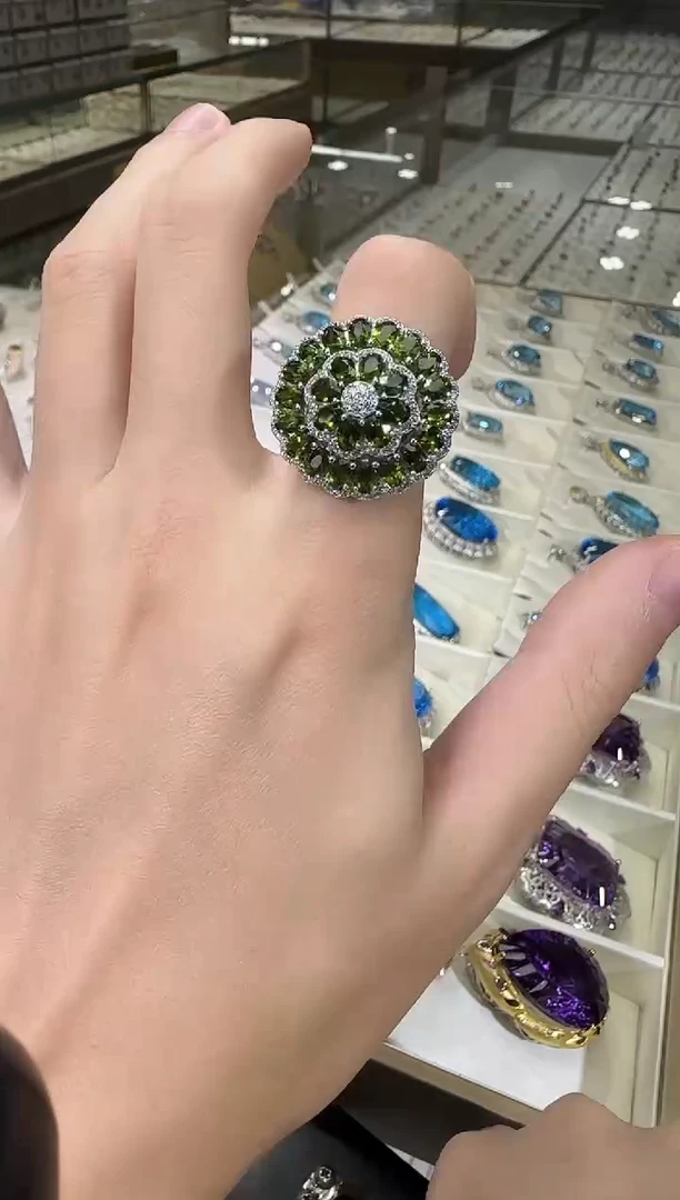 银S925镶嵌透辉石精致豪镶设计款30mm