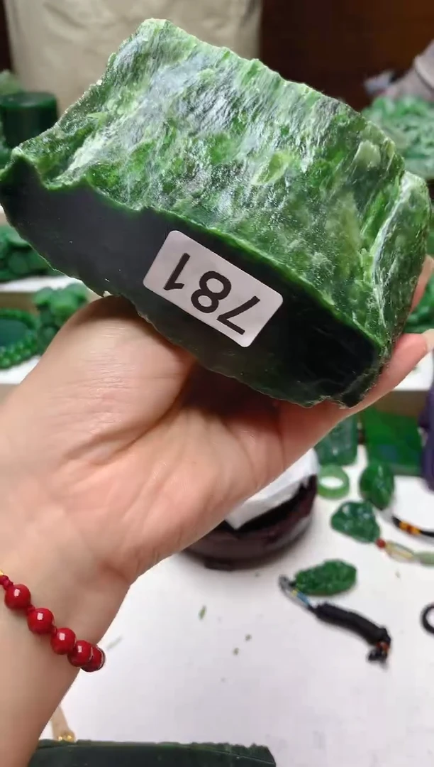 未镶嵌和田玉（碧玉）珠宝半成品1