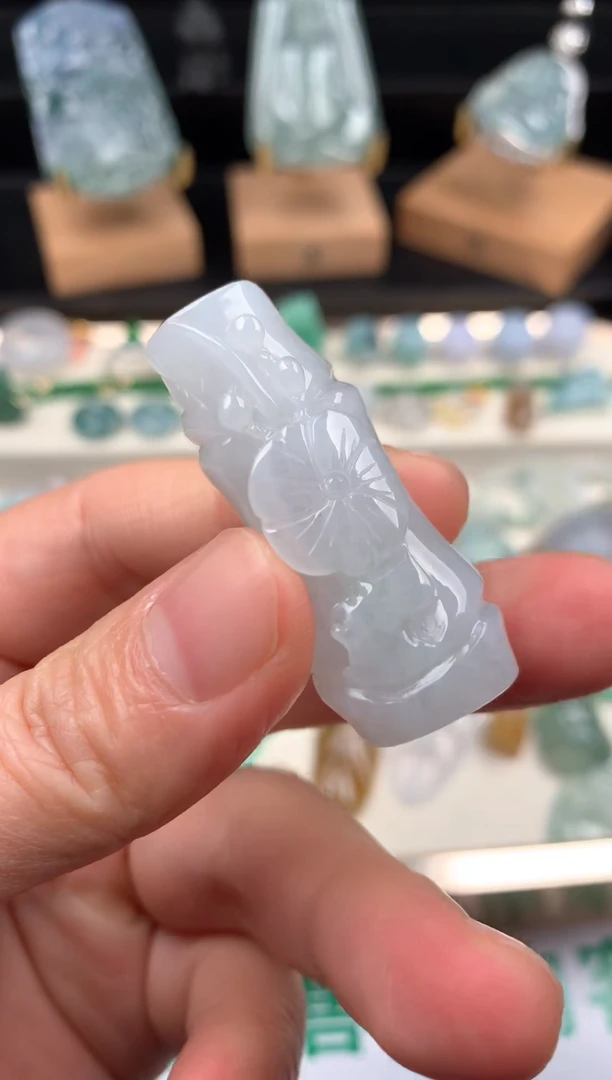 颈饰未镶嵌翡翠吊坠