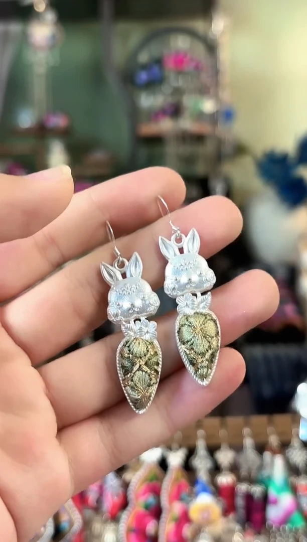 彩云南阁非遗老绣苗银饰品165