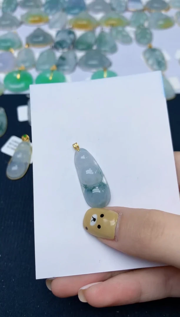 翡翠18K金镶嵌颈饰天然翡翠A货