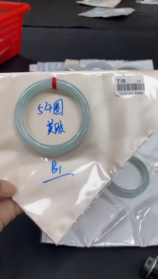 未镶嵌手镯翡翠翡翠手镯
