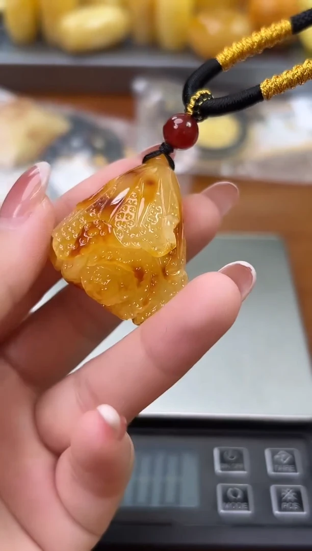 未镶嵌蜜蜡裸石琥珀蜜蜡吊坠