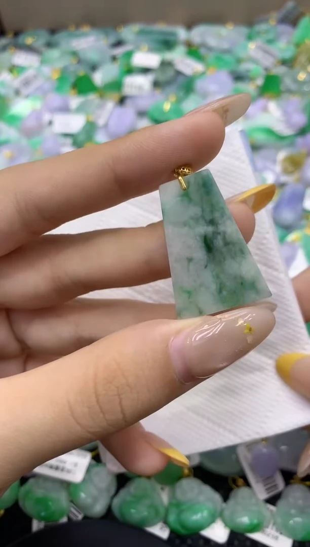 颈饰未镶嵌翡翠天然缅甸翡翠A货