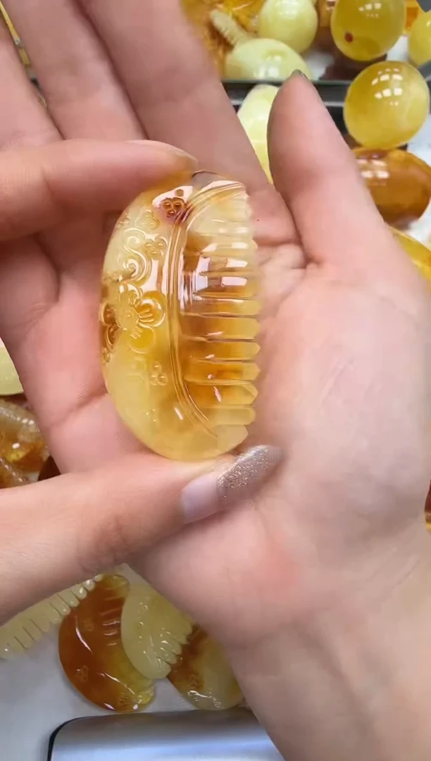 裸石琥珀未镶嵌如图