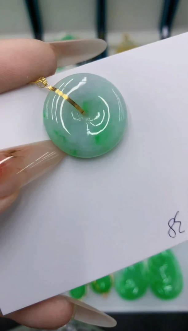 颈饰18K金镶嵌翡翠111111