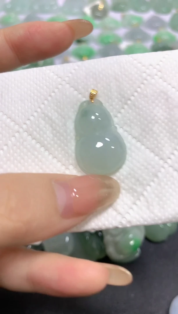 颈饰18K金镶嵌翡翠A货