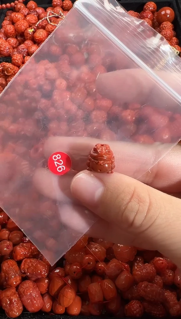 颈饰未镶嵌南红玛瑙1