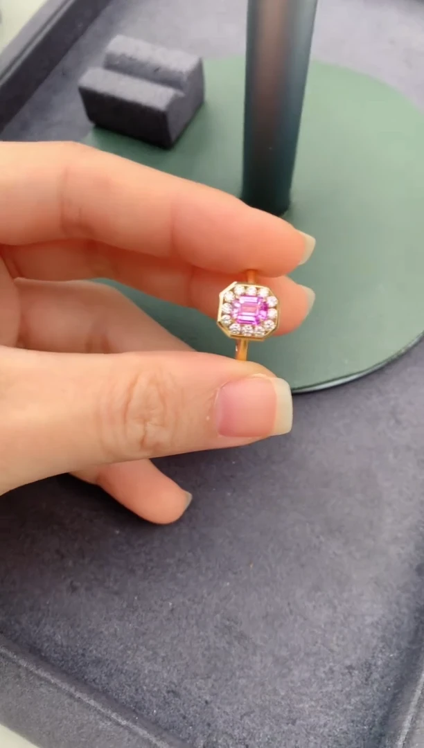 戒指彩色蓝宝石18K金镶嵌1.1ct粉蓝宝 定制   DG