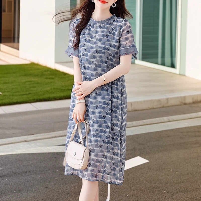 蓝色印花短袖仿真丝连衣裙2025夏季新款气质洋气漂亮显瘦直筒裙子