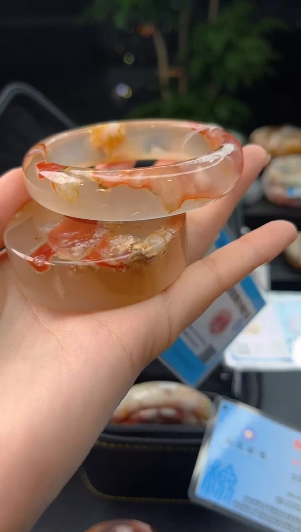 【闪购商品】石英质玉手镯未镶嵌赠送镯心（圈口58