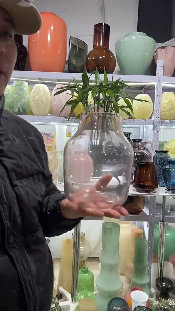 透明花瓶.........